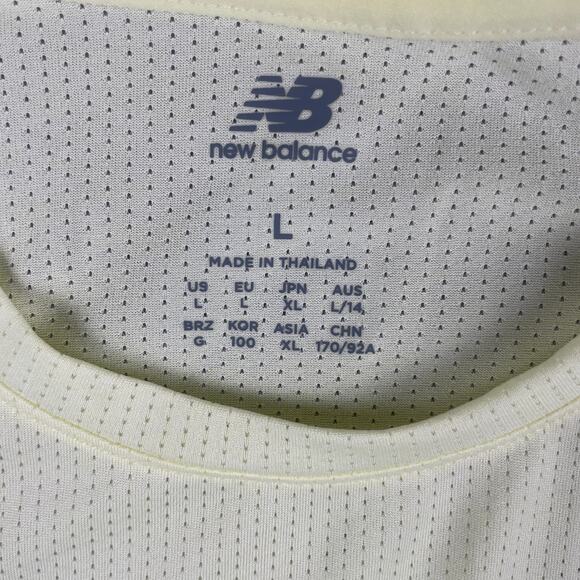 New Balance Women's Large Lime Yellow Polyester Athletic Short Sleeved Tee - Picture 2 of 10